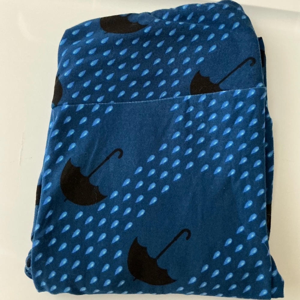Lularoe New OS Rare Umbrella Leggings